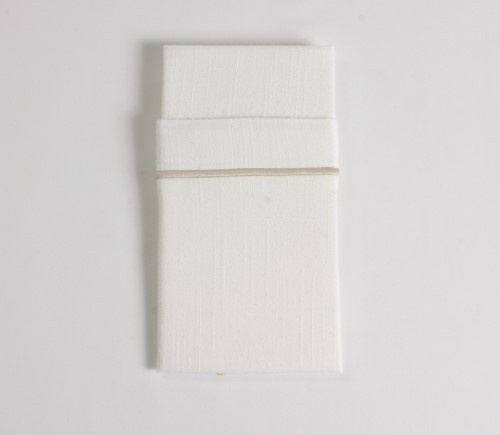 White with Cashmere Border Micki Napkin